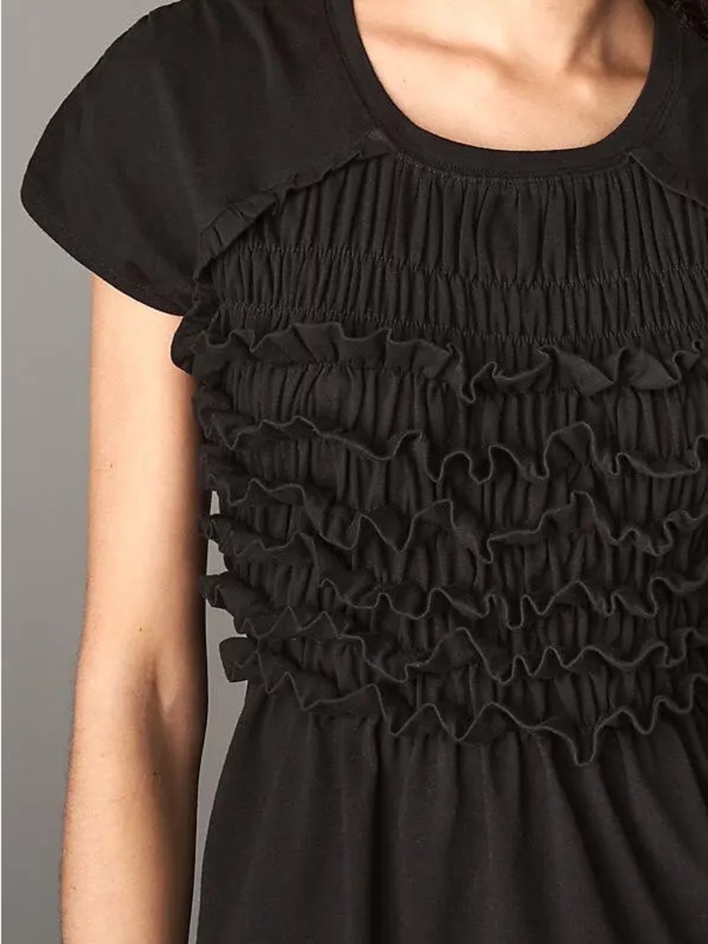 Nwot smocked sleeveless ruffle top
